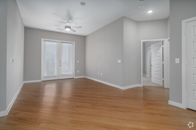 2BR, 2BA - 1174SF - Living Room - Southline