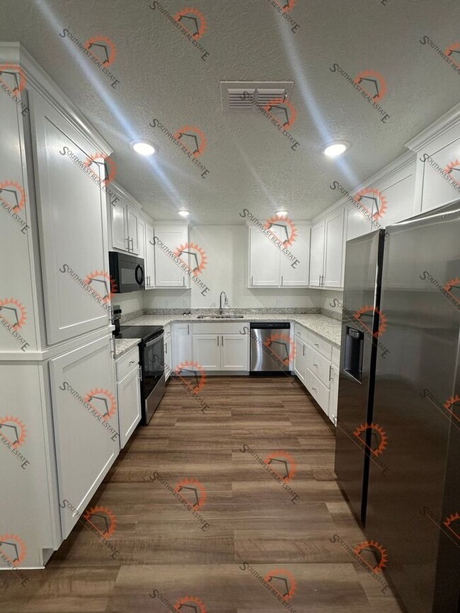 Photo - Spacious 2 bedroom 2 bath Duplex.