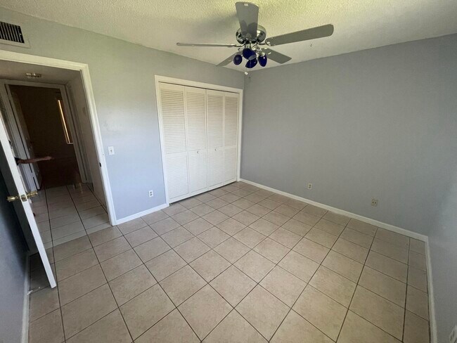 Photo - 5924 Longbow Ln Unit 7