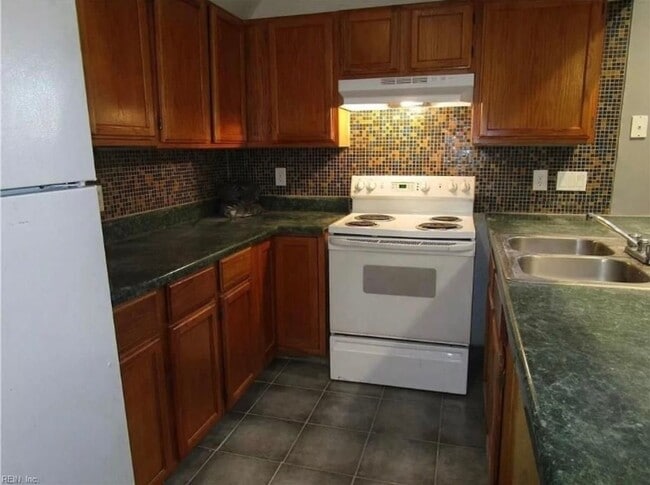 Photo - 830 Lexington St