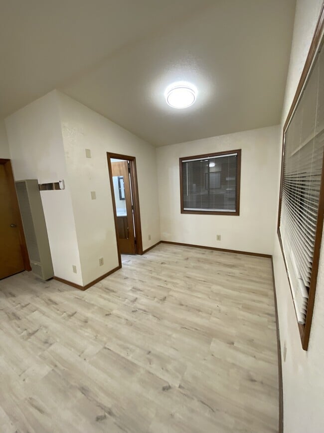 Photo - 1151 Madrone Way