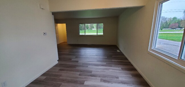 Photo - 755 Akron Blvd