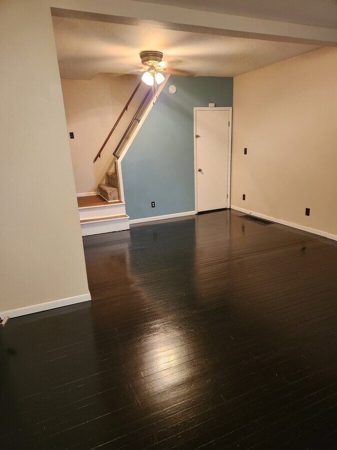 Photo - 1611 Ave G Ave