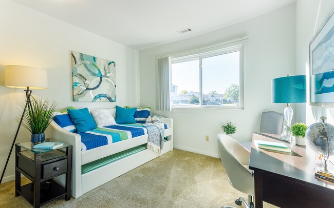 Photo - Waters Landing Apartments