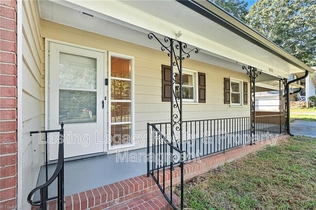 Photo - 4850 Ellen Ave