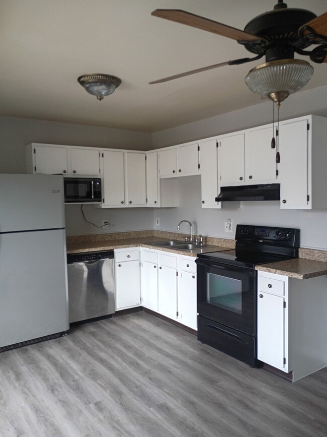 Photo - 25 Walnut Mill Ln