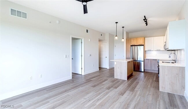 Photo - 22980 Vista Edera Cir Unidad 2-207