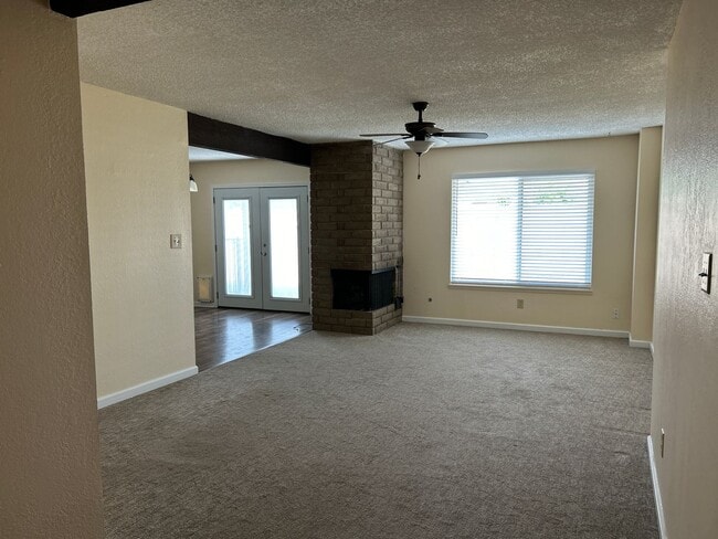 Photo - Charming and Close to Dining, Shopping, Gym, Theater