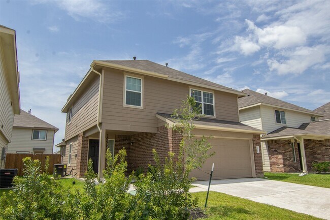 Building Photo - 24246 Avogadro Dr