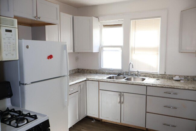 Photo - 15840 Indiana St