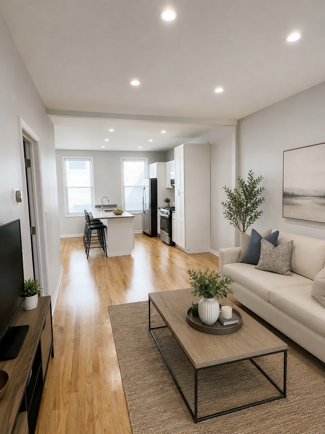 1252 N Cleaver St Unidad Coach House