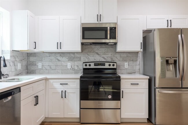 Photo - 8210 Sparta St