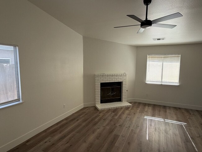 Photo - 2337 N 10th Ave
