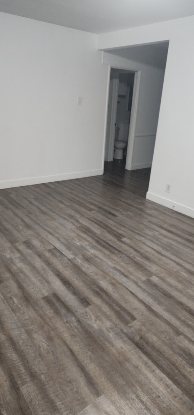 Photo - 712 1/2 W Redondo Beach Blvd Unidad # 712 1/2