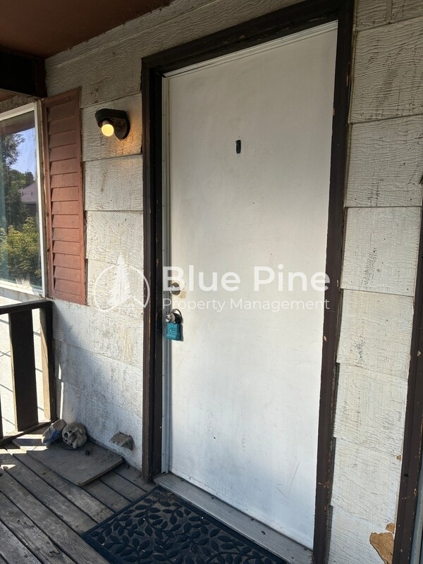 450 H St