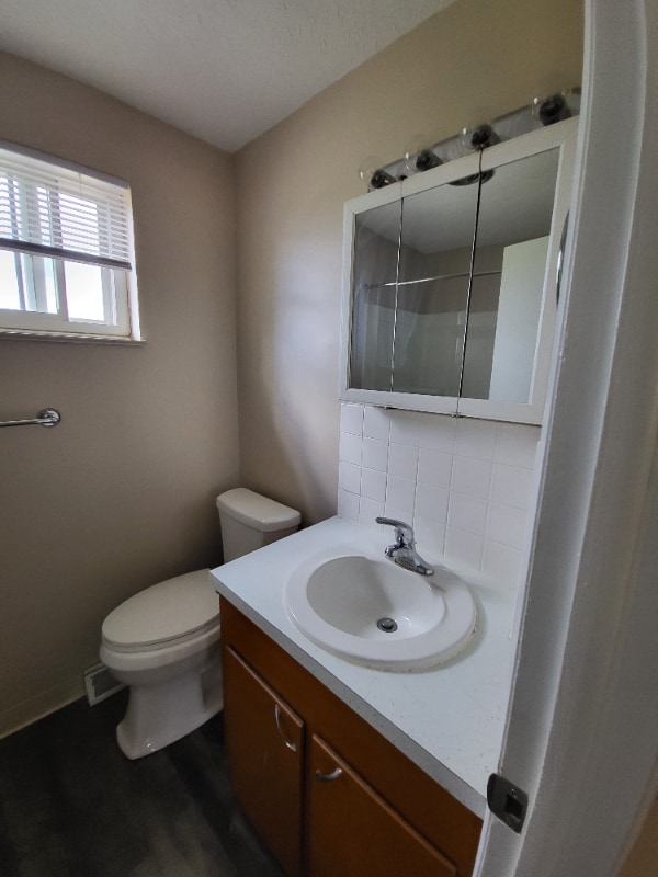 Photo - 4640 Applegrove St NW