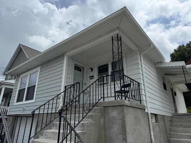 Photo - 1605 S Irving Ave