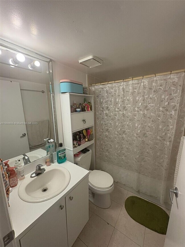 Photo - 8261 NW 8th St Unidad 432