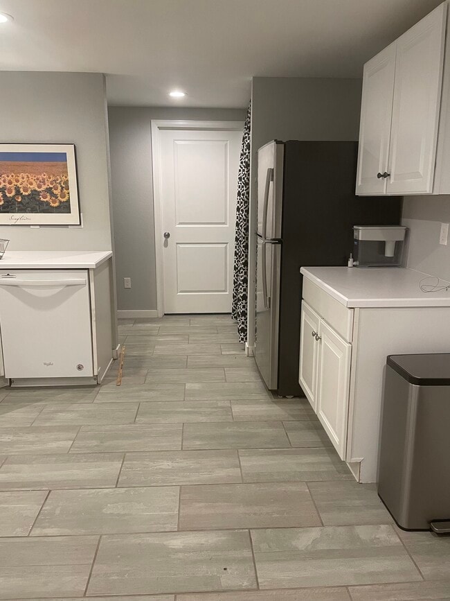 Photo - 1105 Green St Unit BasementApartment