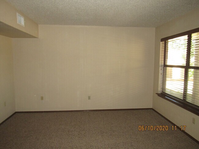 Photo - 2809 NW 46th St Unit 2809 NW 46th Street Apt B