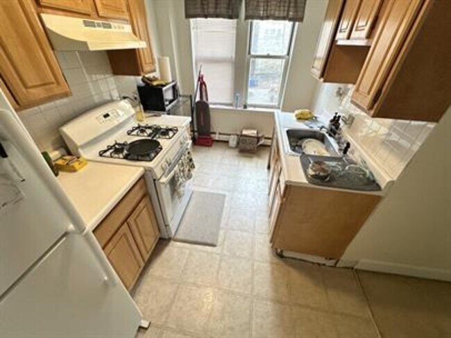 Building Photo - 20 Colborne Rd Rental