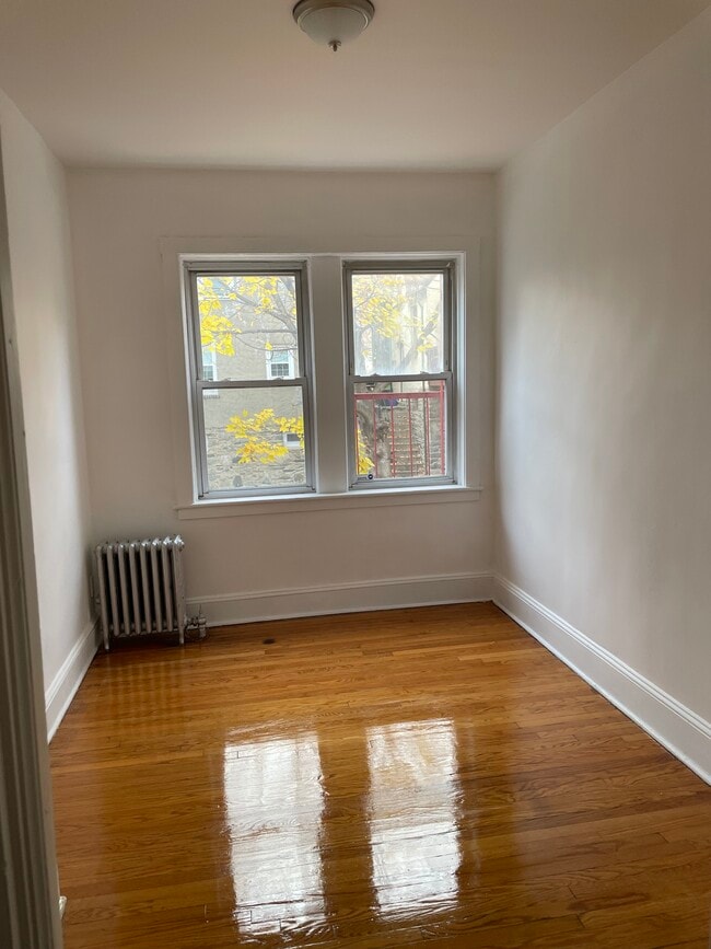 Photo - 3251 - 3253 Cambridge Ave