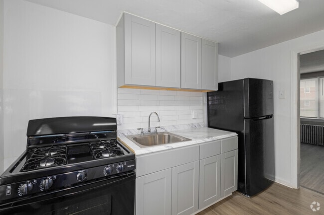 2BR, 1BA - 629SF - Kitchen