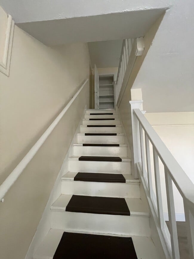 Photo - 825 N 6th St