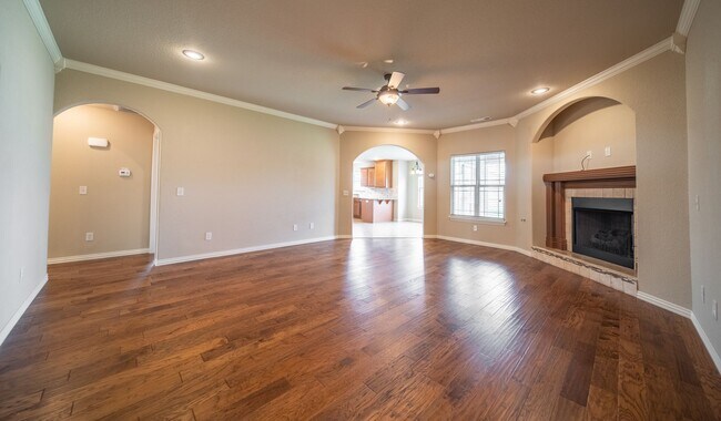 Photo - ***704 SW Cabriolet St***