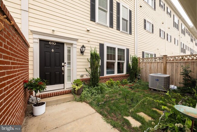 Building Photo - 610 Marina Landing Ln Rental