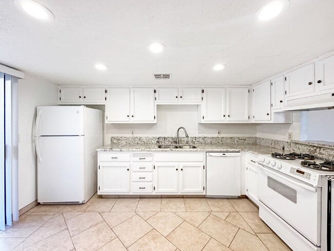 Photo - 940 W Graaf Ave Unidad B