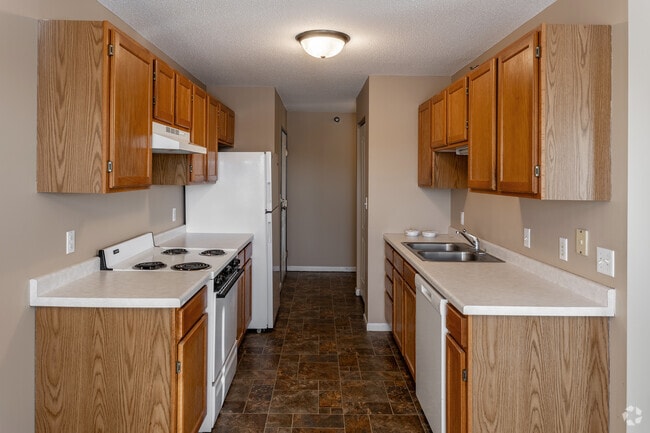 2BR, 1BA - 999SF - Kitchen