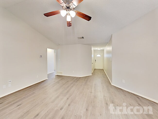 Photo - 1401 Timbercrest Dr