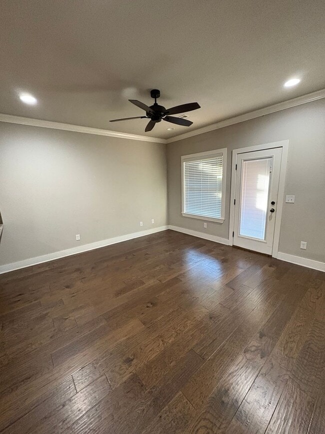 Photo - BEAUTIFUL HOME IN GREAT LOCATION!