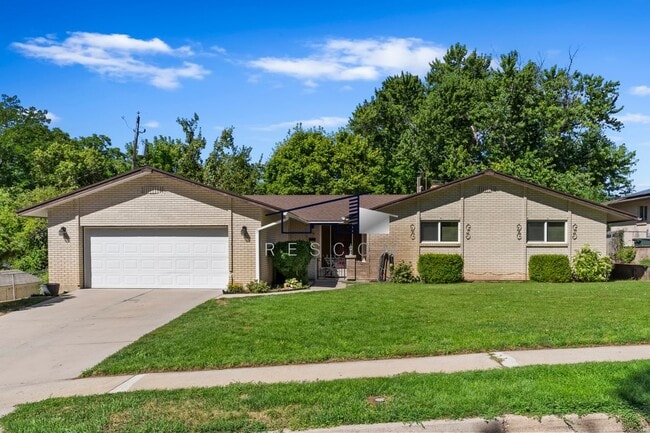 Photo - 3179 Hawthorne Ave