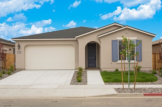 Building Photo - 4 bedroom, 2.5 bathroom home in Golden Valley. washer/dryer/refigerator included