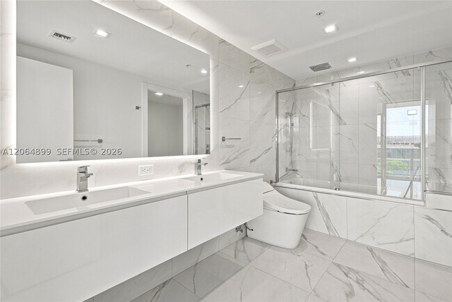 Photo - 302 Hallandale Ave Unit 302