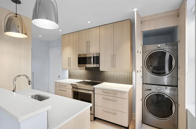 Photo - 165 E 80th St