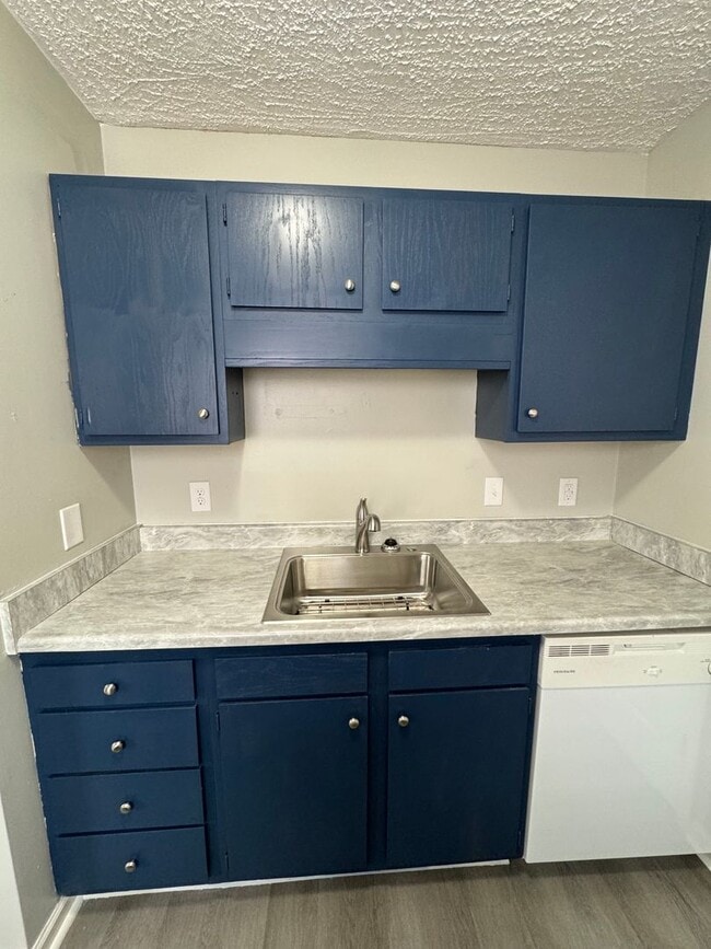 Photo - Creekview Apartments - Kingsport, TN