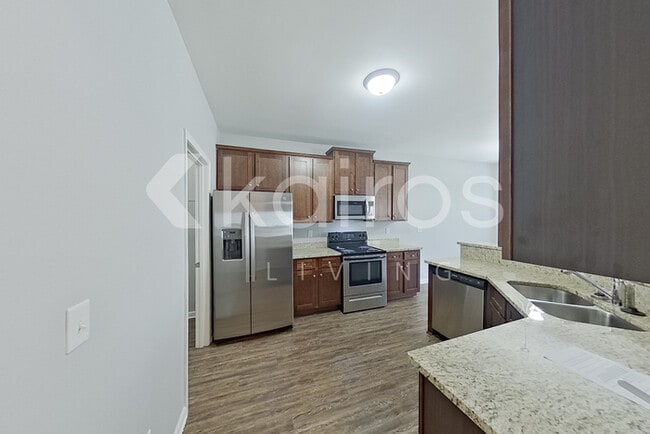 Photo - 1332 Bass Ln