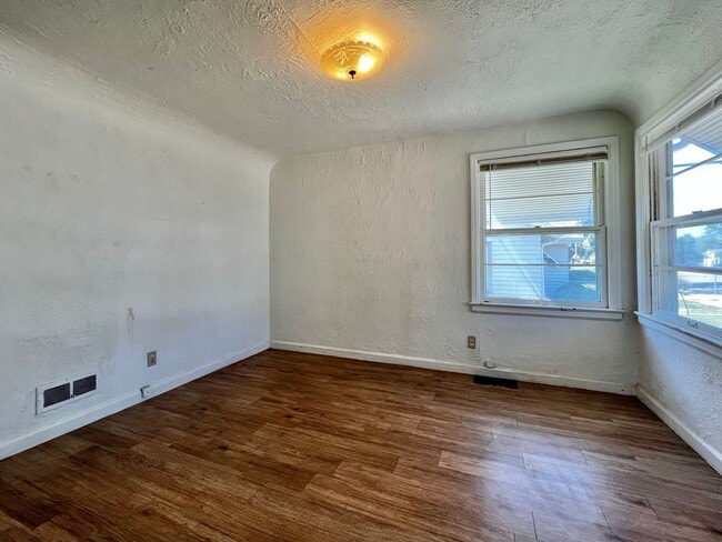Photo - 2 Bed 1 Bath Available Now!