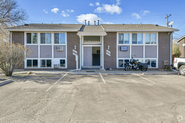 Building Photo - 1627 Jay St Unit 1627 Jay Street Rental