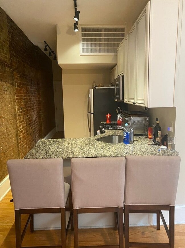 Photo - 245 S 10th St Unidad 2R