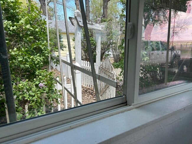 Photo - 2 Bed 1 Bath Large House with Fenced Yard and Washer Dryer Hookups