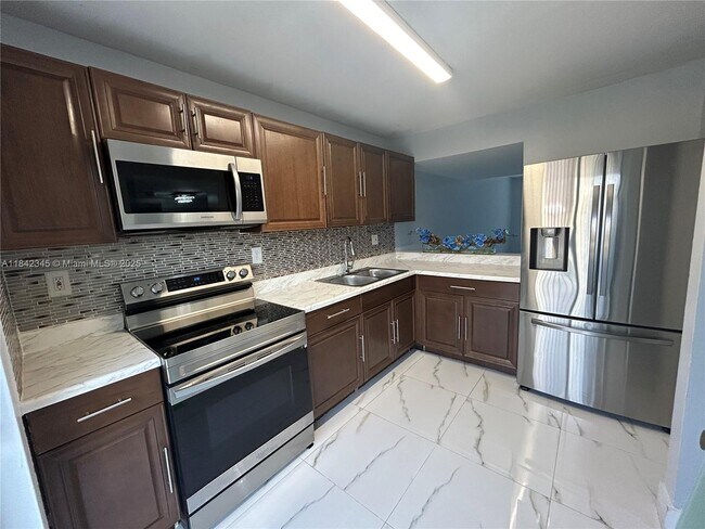 Building Photo - 6345 SW 138th Ct Unit 112 Rental