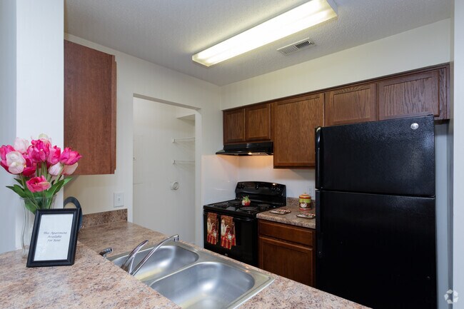 2HAB, 2BA - 1,000 ft² - Monmouth Woods Apartments