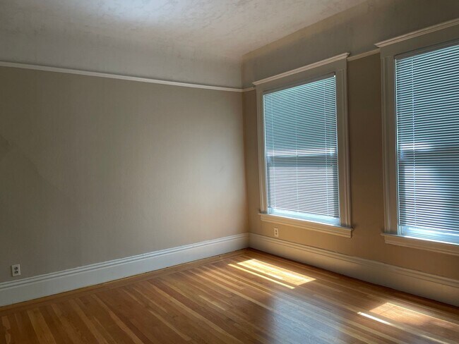 Photo - USTREET2615 Unit Main House