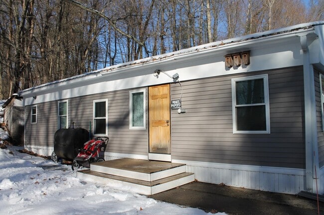 Building Photo - 192 Manchester St