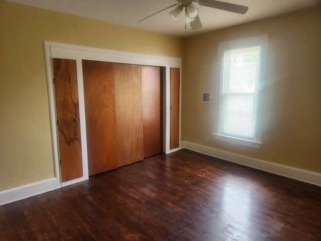Photo - 916 McKinley St Unit 2 . 3 bedroom apartment
