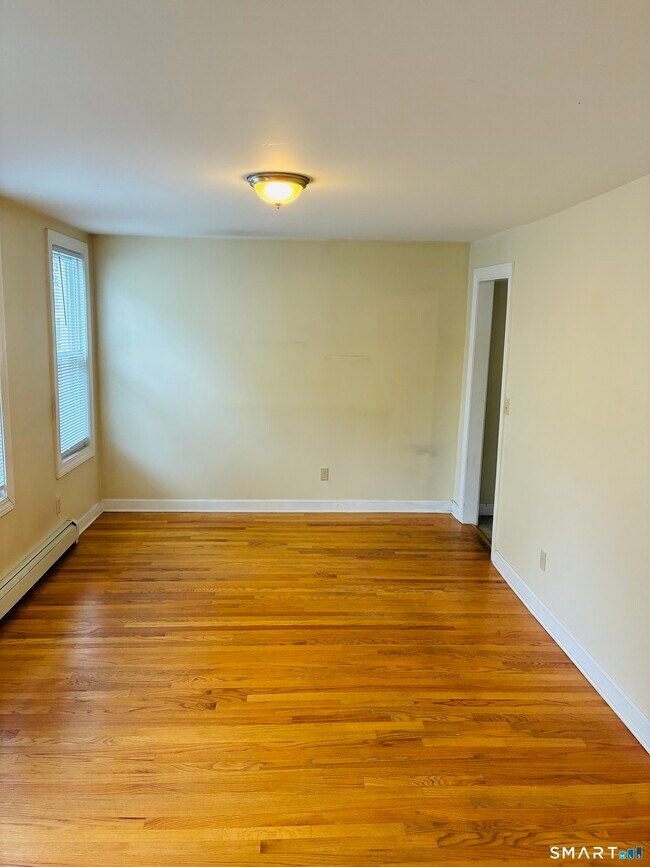 Photo - 633 Norwich Rd